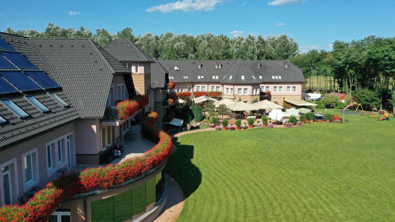 Granada Conference, Wellness And Sport Hotel Kecskemét Exterior foto